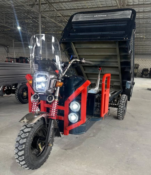 Грузовой электротрицикл VOLTOR D5 гидравлика 1800 (72V 68Ah) Грузовой электротрицикл VOLTOR D5 гидравлика 1800 (72V 68Ah)