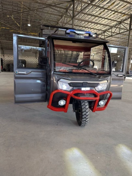 Грузовой электротрицикл с кабиной VOLTOR Кабина 1800 72V 68Ah Грузовой электротрицикл с кабиной VOLTOR Кабина 1800 72V 68Ah